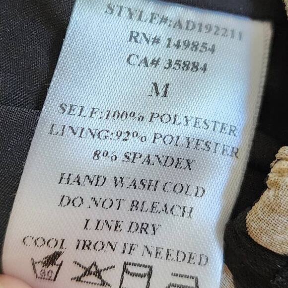 Stylish Black Floral Romper - Open Back, Lightweight, Spring/Summer Fashion, SzM - Picture 9 of 9